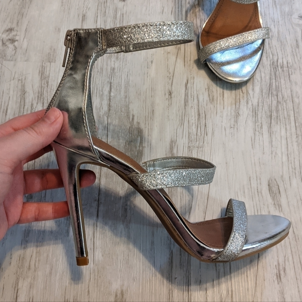 Strappy Madden Girl Daleah Sparkly Silver Zip-Back‎ Heels Size 5.5